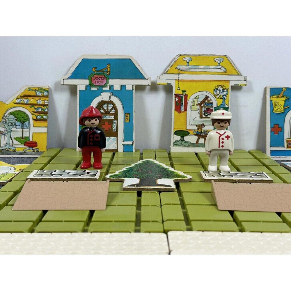 Vintage 1976 Playskool Richard Scarry's Puzzletown Dr Lion's Medical Center SetA - Picture 7 of 16